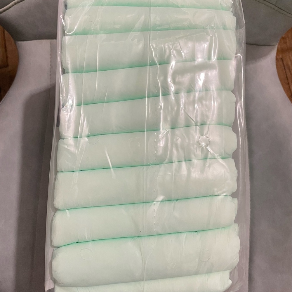 2 packs 30x36 “ Heavy Absorbency Underpads Wings Plus - Picture 2 of 2